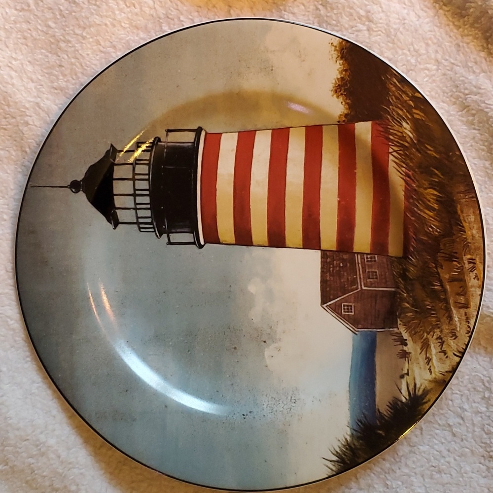 Collectable David Carter Brown Sakura Lighthouse plate 8"
